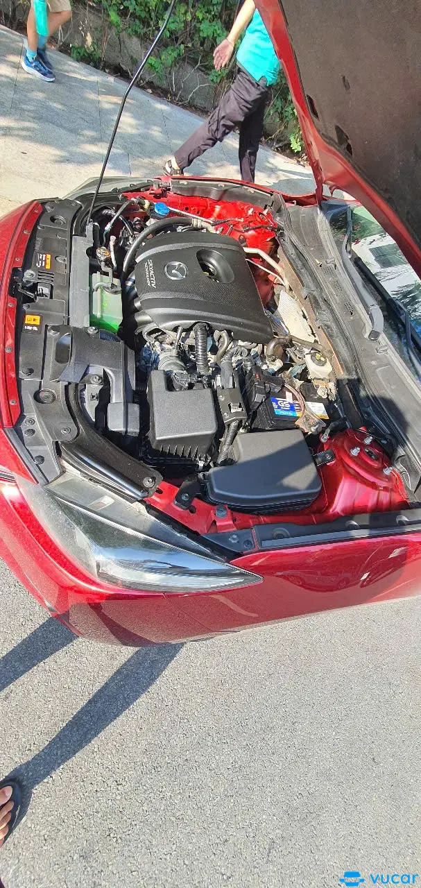 Mazda 3 1.5AT 2019 - Khoang động cơ 2