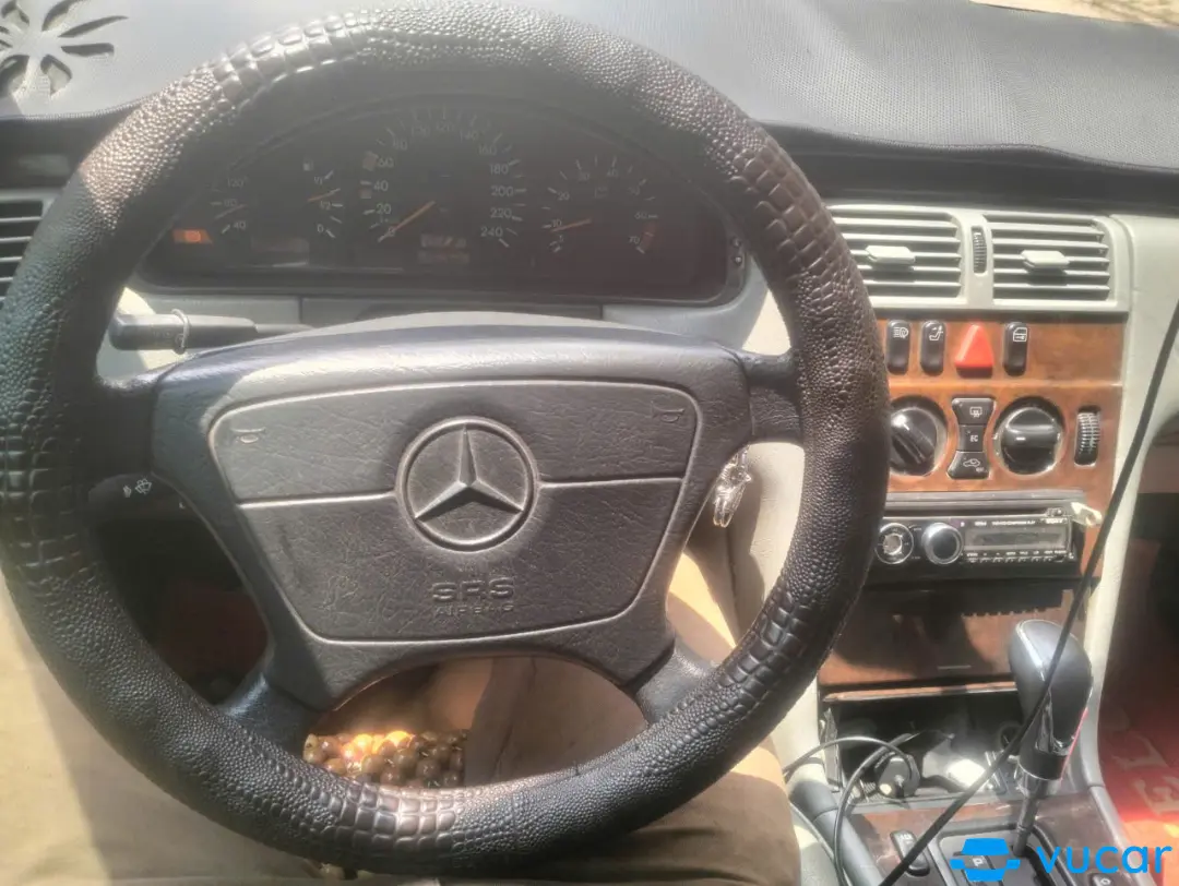 Mercedes E230 2.2 số tự động 7 cấp 1999 - Nội thất 5