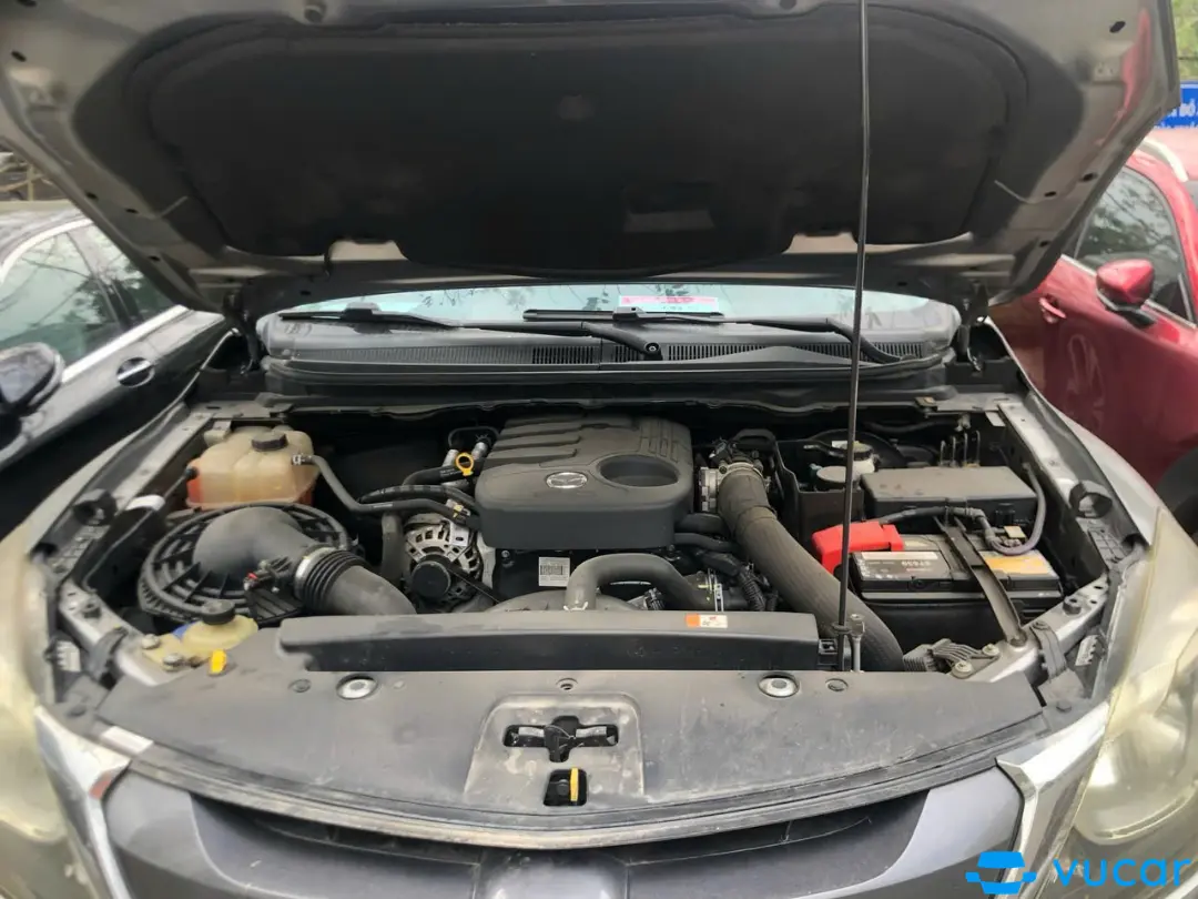 Mazda Bt50 2.2L 4x2 AT 2017 - Khoang động cơ 1