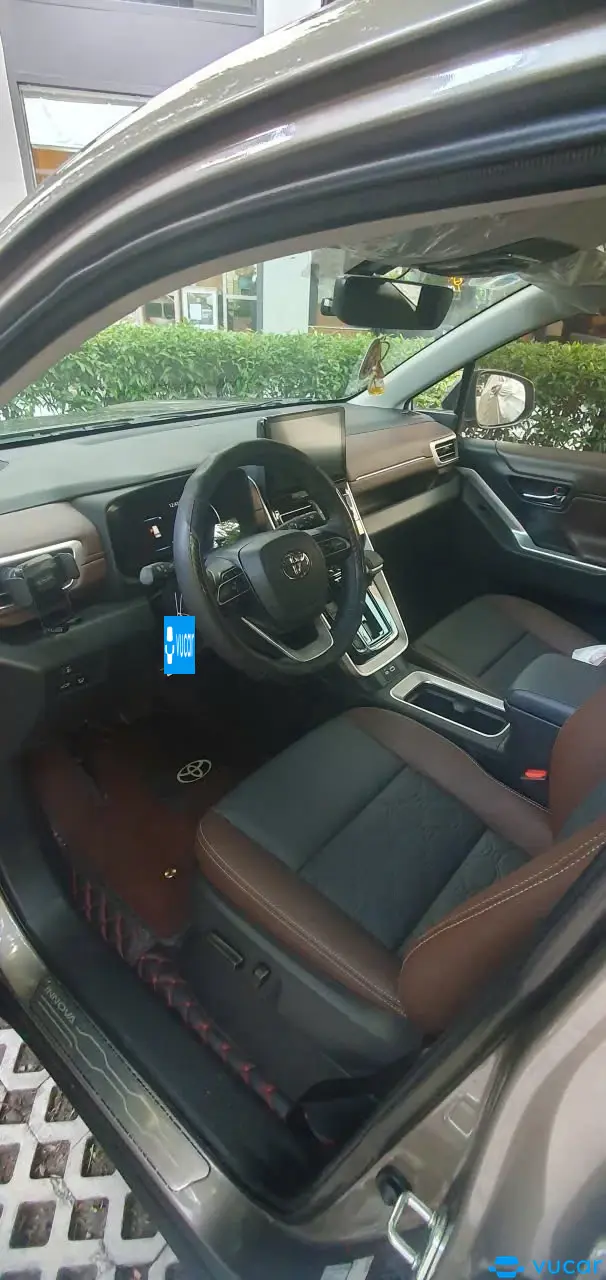 Toyota Innova Cross 2024 - Nội thất 5