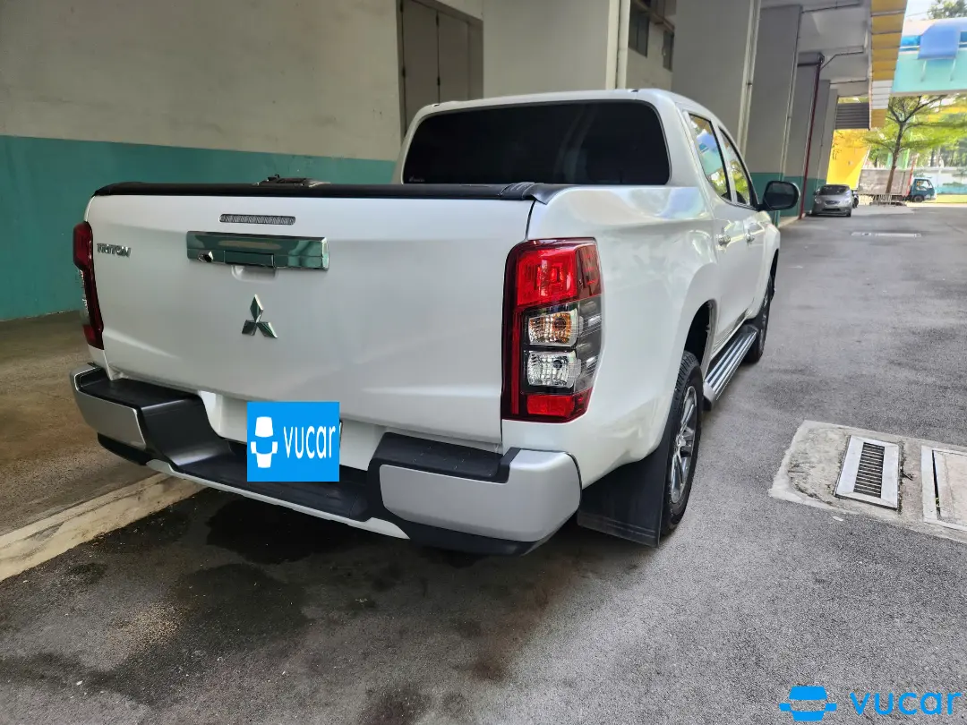 Ảnh xe Mitsubishi Triton 4x2 AT 2022 - ảnh 4
