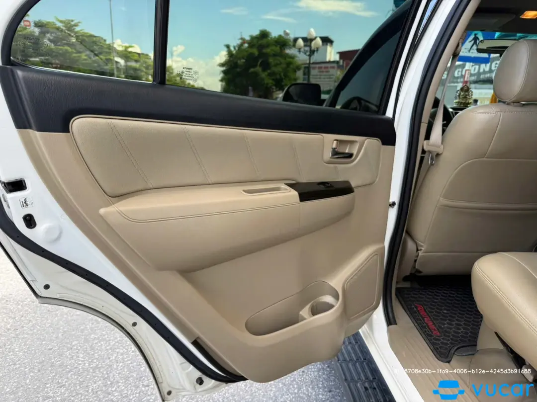 Toyota Fortuner Sportivo TRD 2.7V AT 2016 - Nội thất 2