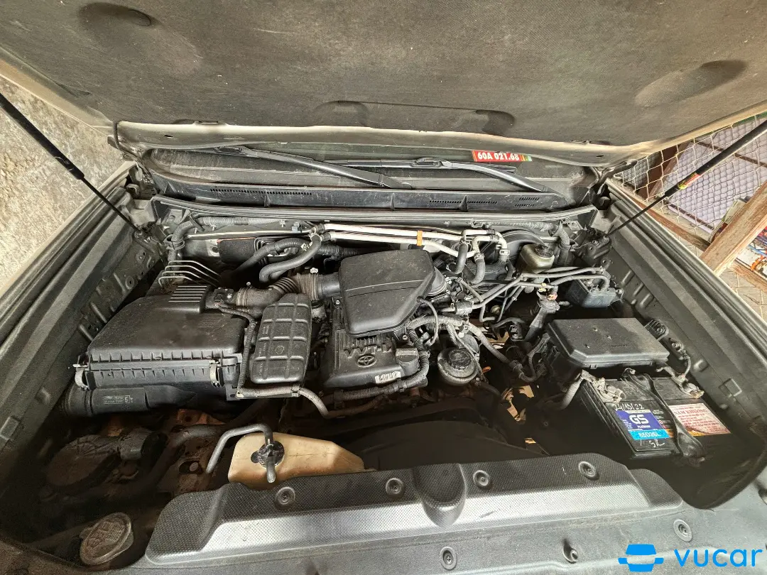 Toyota Prado TXL 2.7L 2010 - Khoang động cơ 4