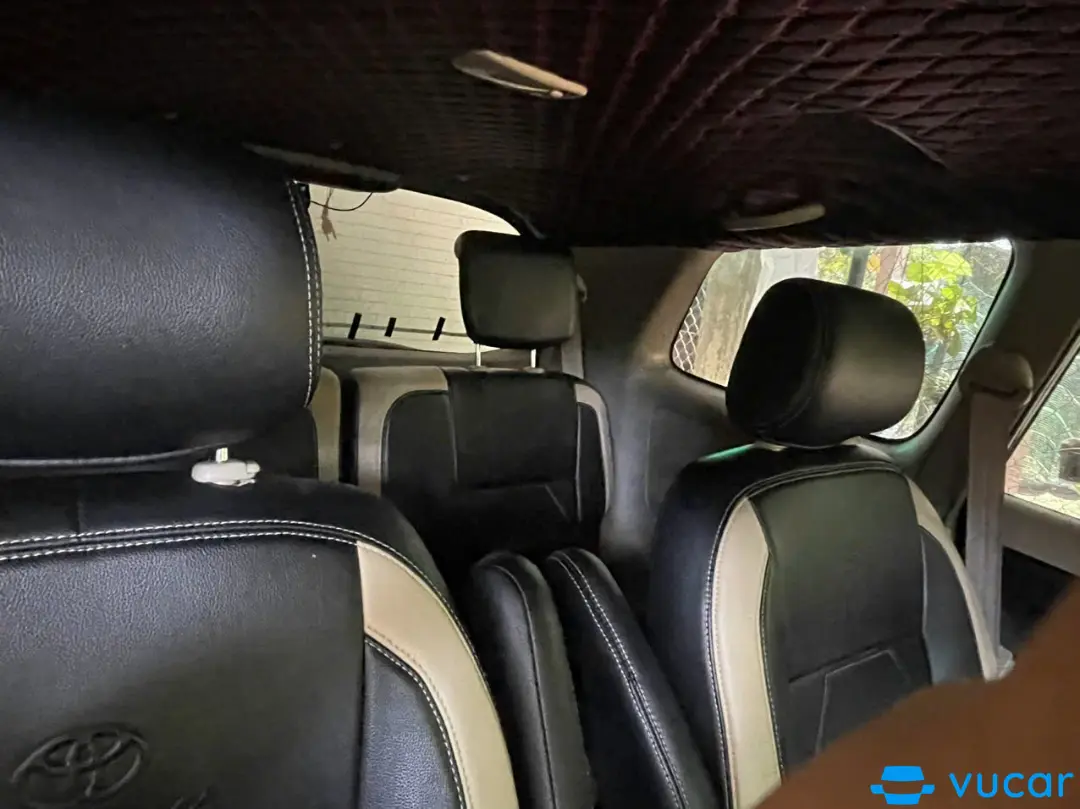 Toyota innova mt 2011 - Nội thất 1