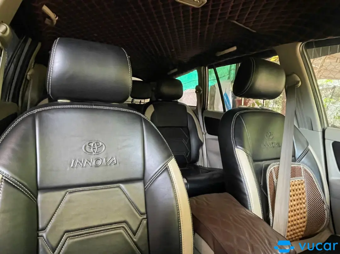 Toyota innova mt 2011 - Nội thất 5