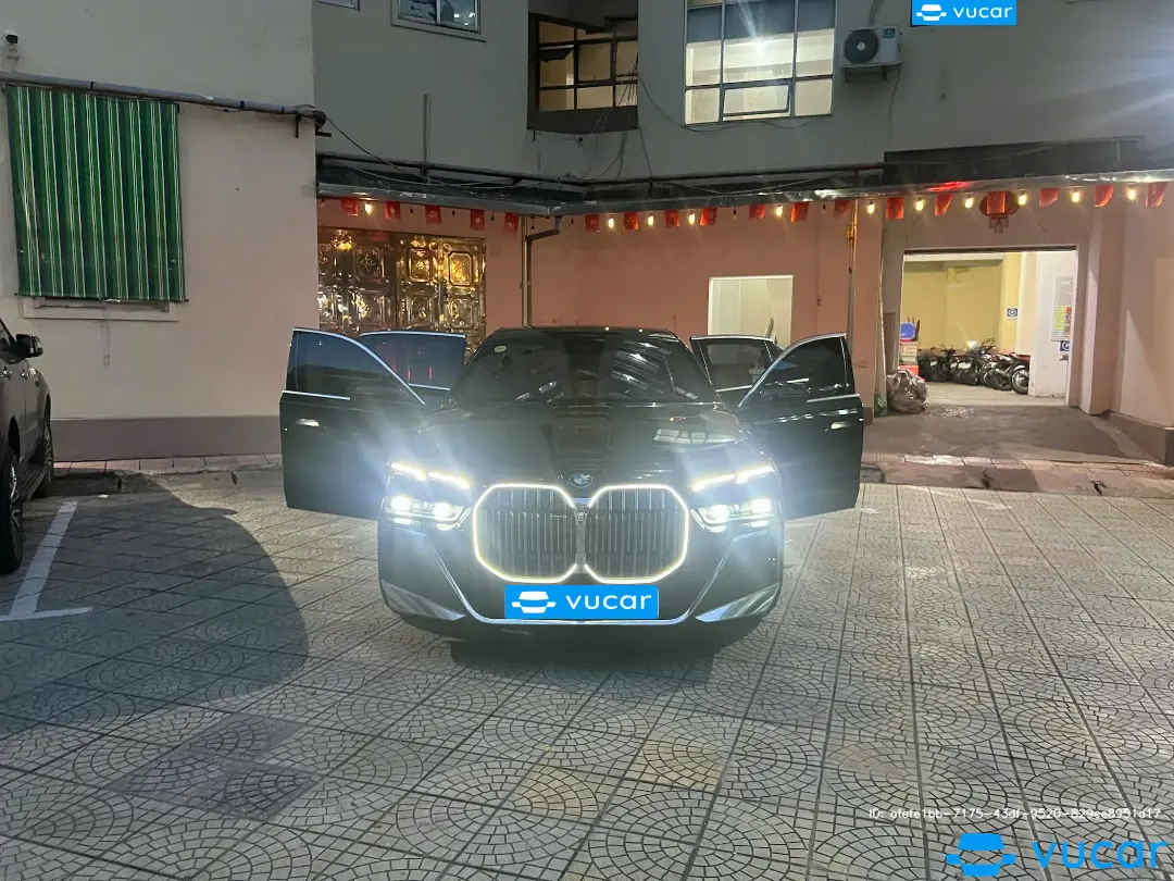 BMW 735i M Sport 2023 - Nội thất 1