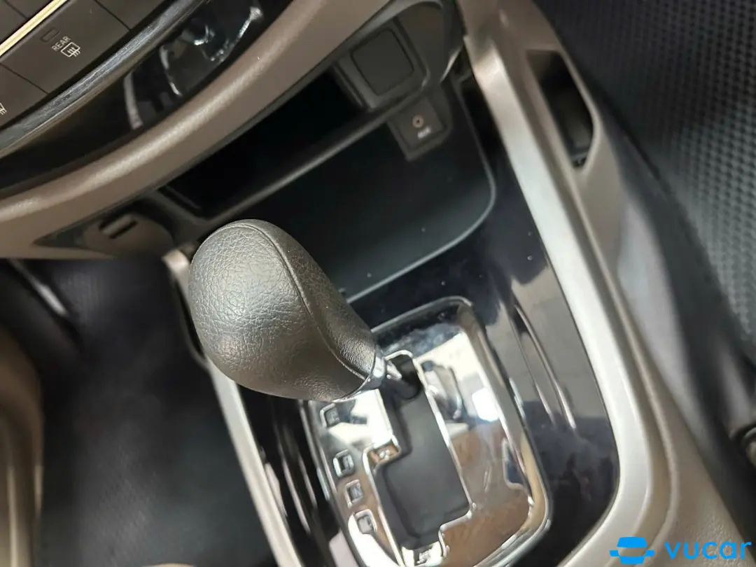 Nissan Navara EL 2.5 AT 2WD 2018 - Nội thất 5