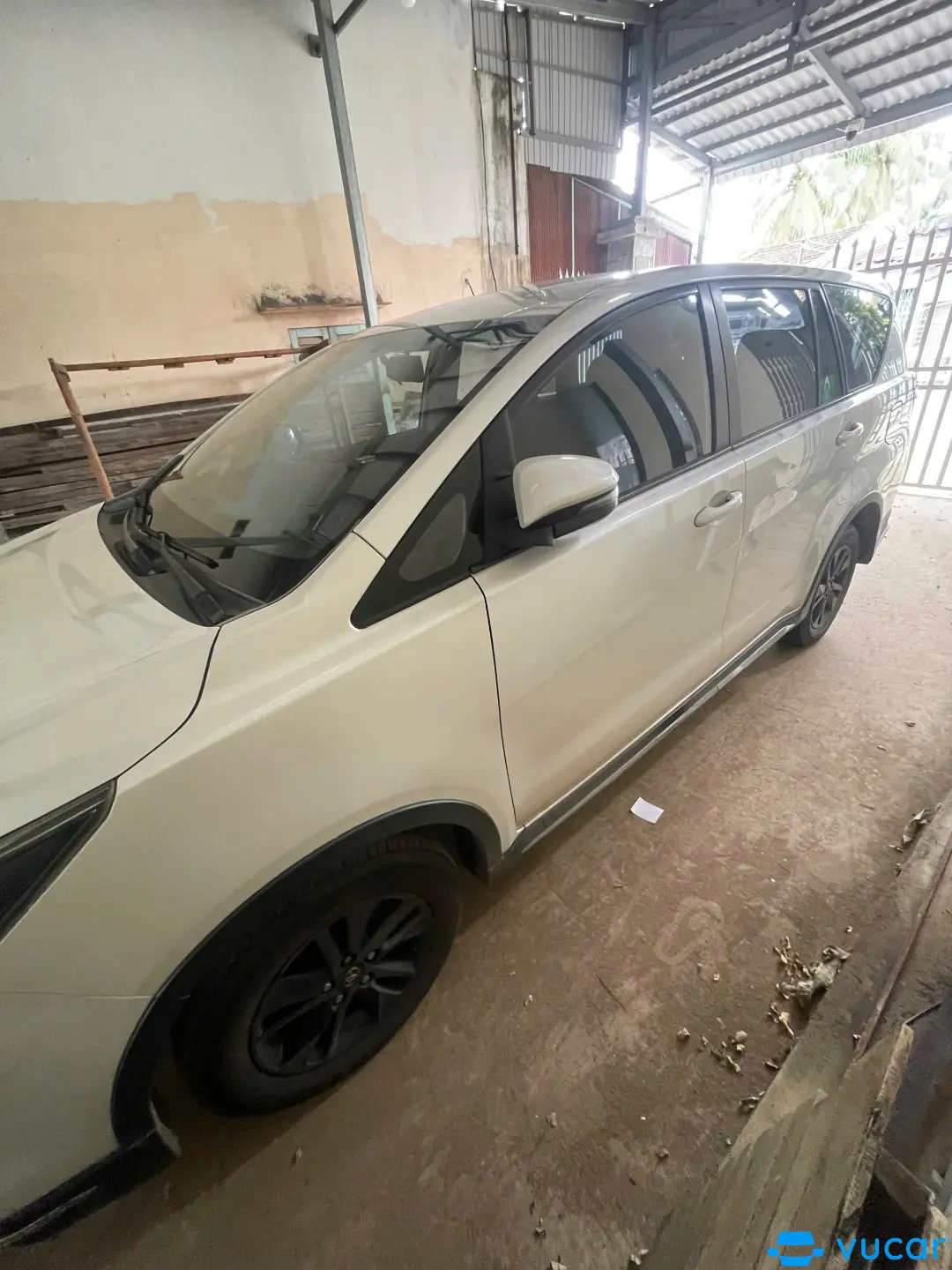 Toyota innova 2.0 venturer 2019 - Ngoại thất 5
