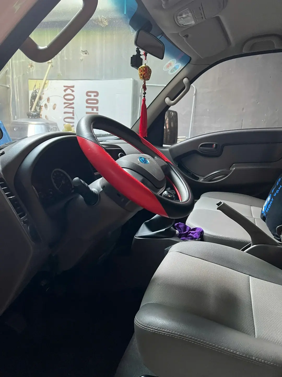 Hyundai New Porter H150 ES/CMN-TCK 2023 - Nội thất 3