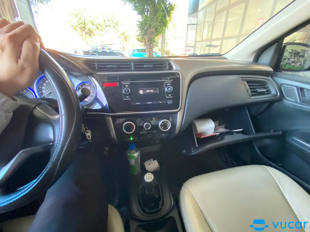 Ford Everest Số sàn 2019  - Nội thất 1