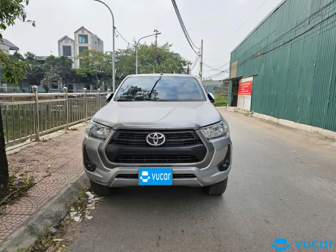 Ảnh xe Toyota Hilux 2.4L 4x2 AT 2021
