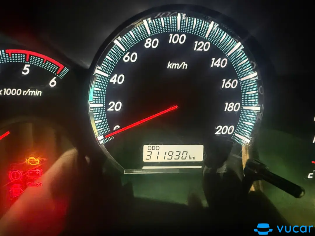 Toyota Fortuner 2.5G 2016 - Nội thất 3