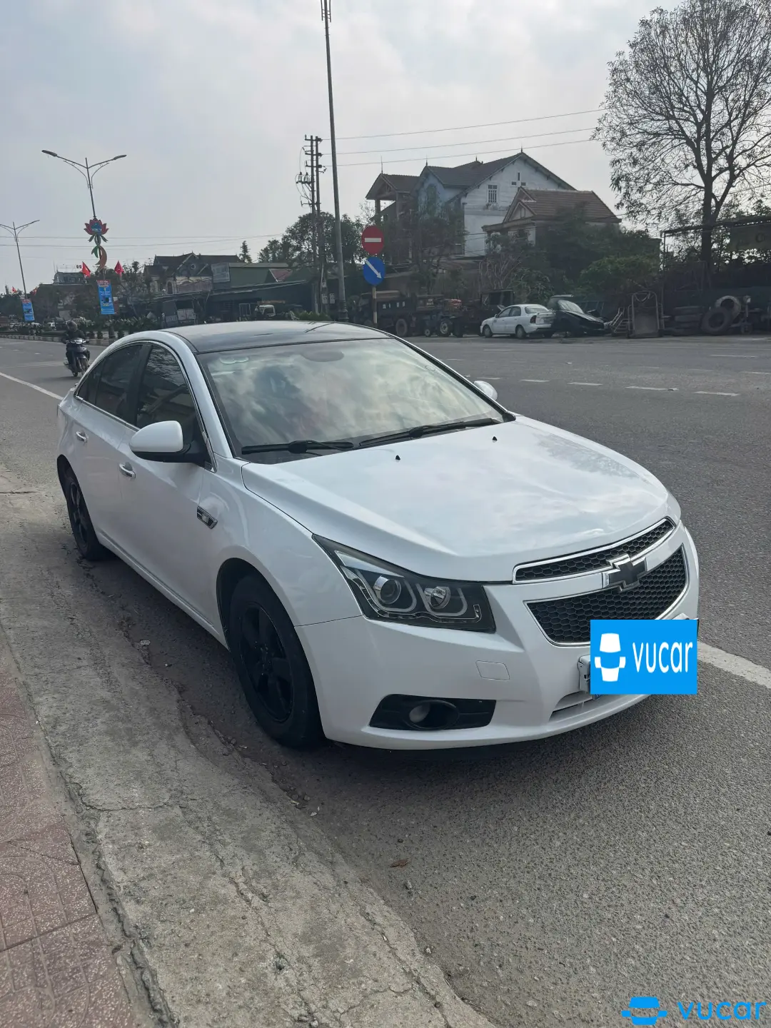 Chevrolet Cruze LS 1.6 MT 2013 - Ngoại thất 4