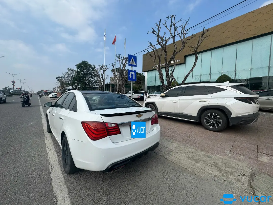 Chevrolet Cruze LS 1.6 MT 2013 - Ngoại thất 5