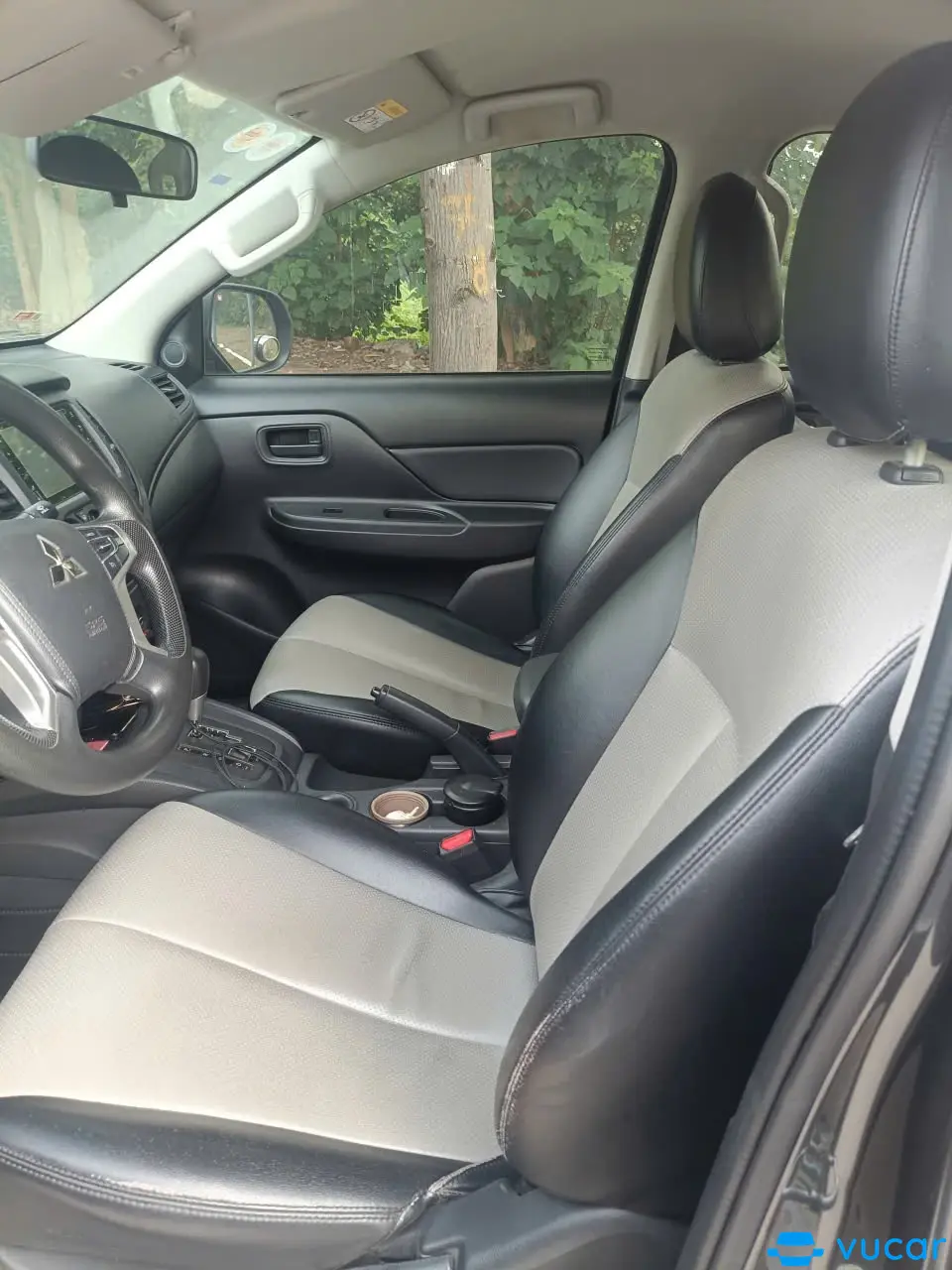 Mitsubishi Triton 4x2 AT Mivec 2021 - Nội thất 2