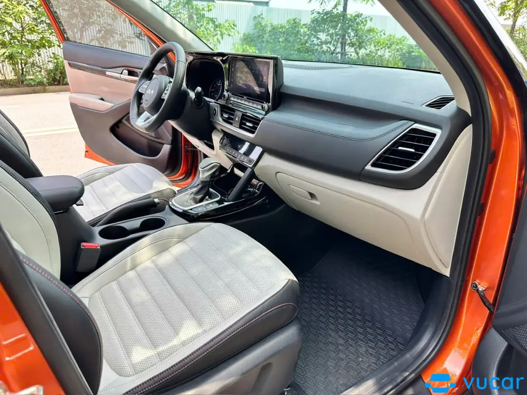 Kia Seltos Premium 1.6 AT 2023 - Nội thất 3