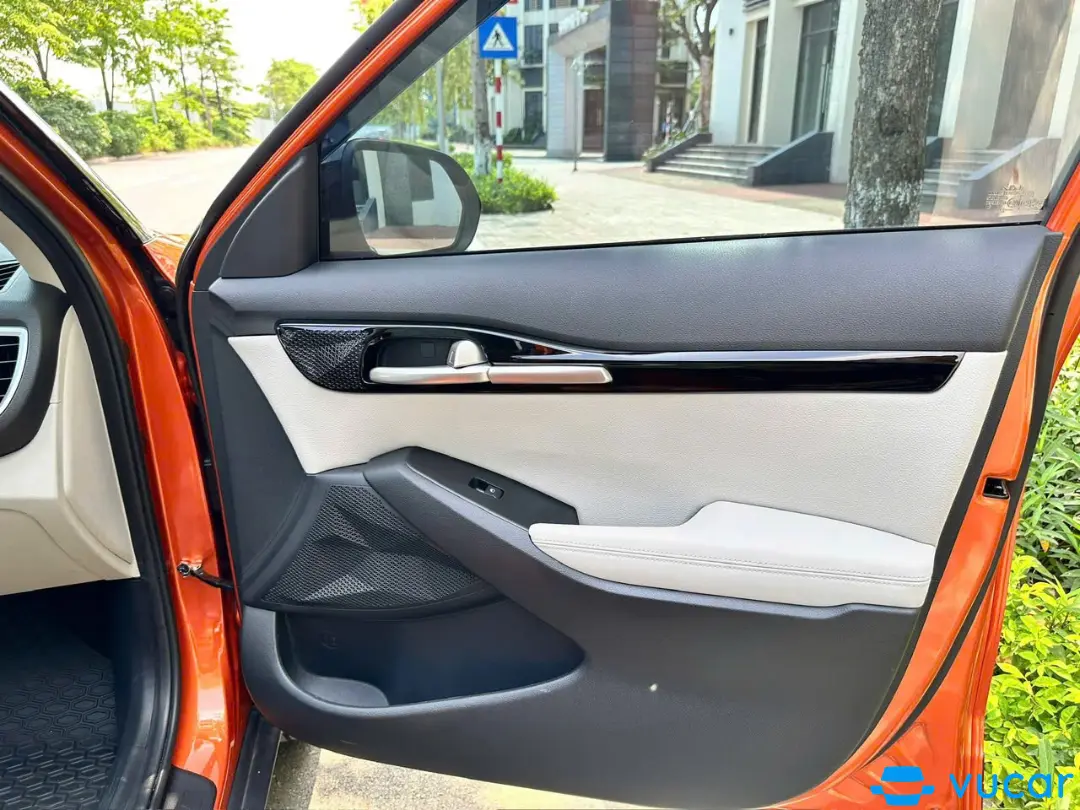 Kia Seltos Premium 1.6 AT 2023 - Nội thất 9