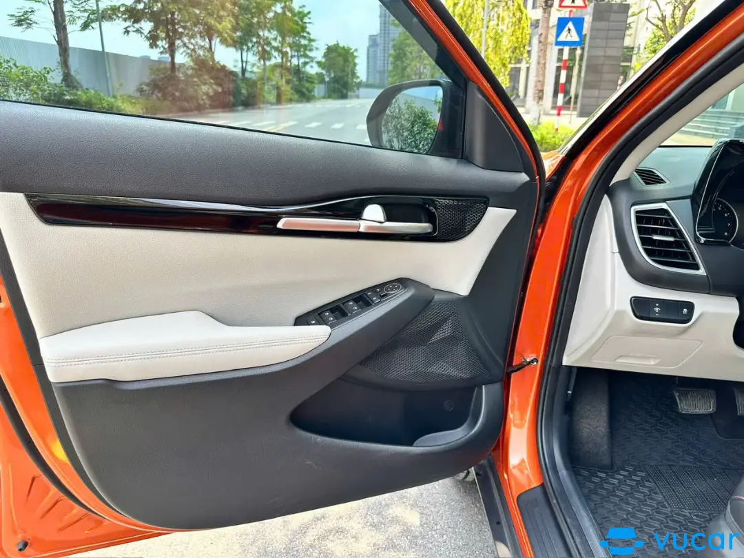 Kia Seltos Premium 1.6 AT 2023 - Nội thất 10