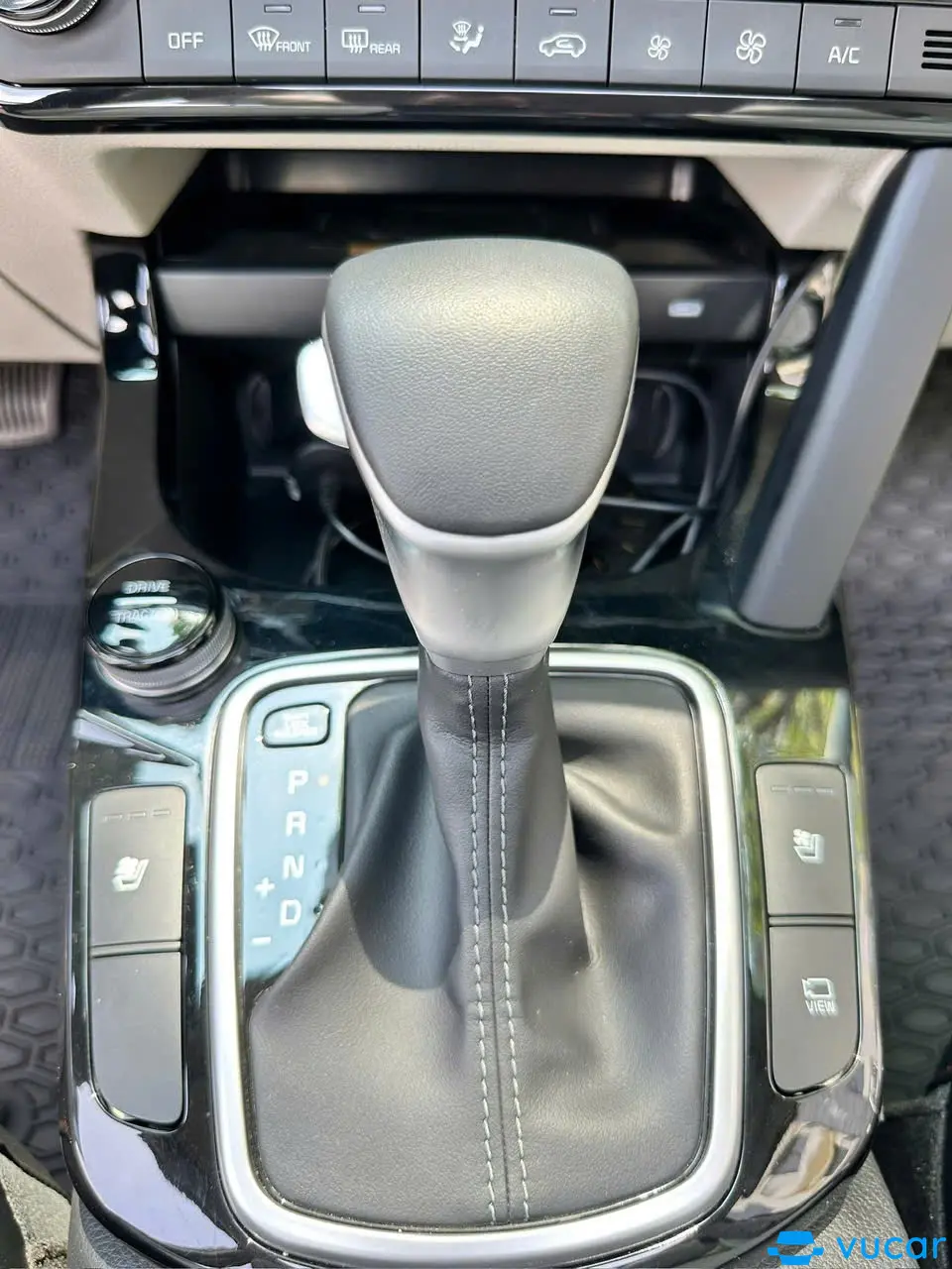 Kia Seltos Premium 1.6 AT 2023 - Nội thất 11