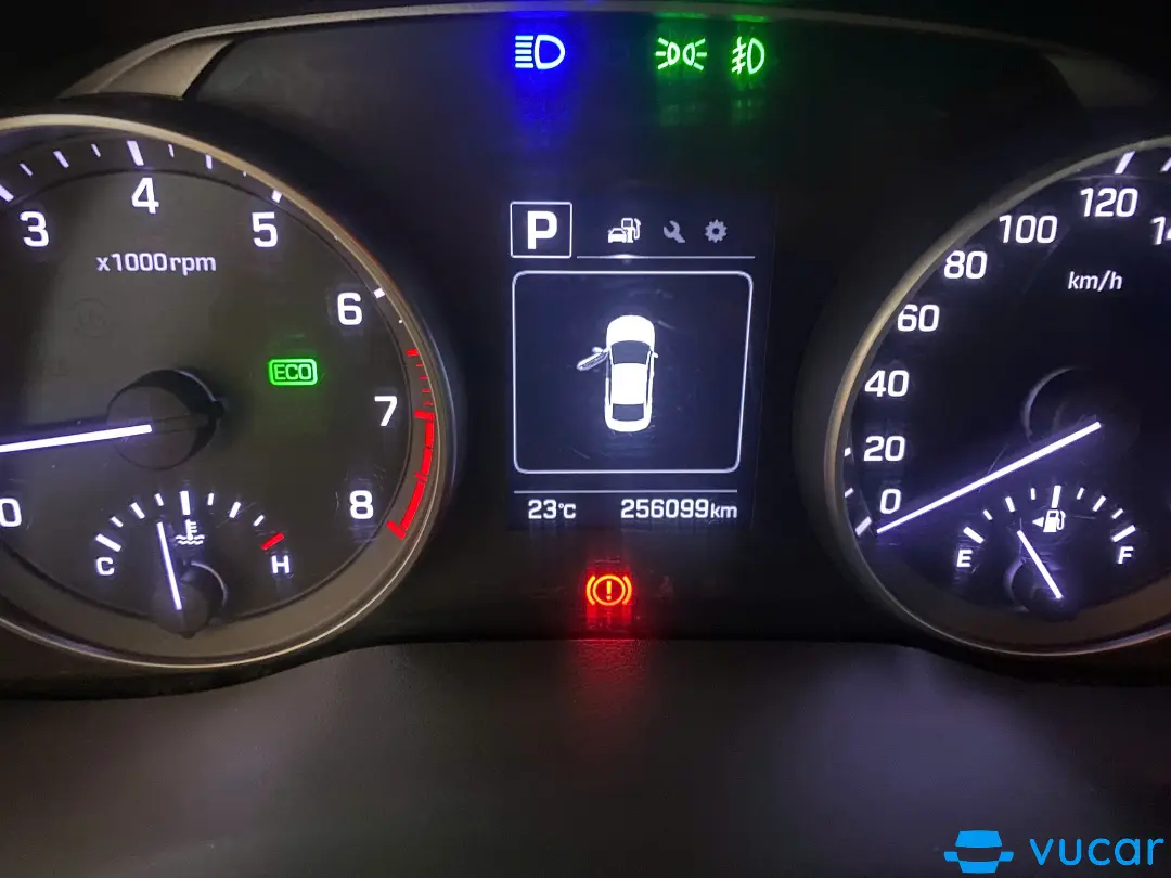 Huyndai Elantra 1.6 At 2016 - Nội thất 3