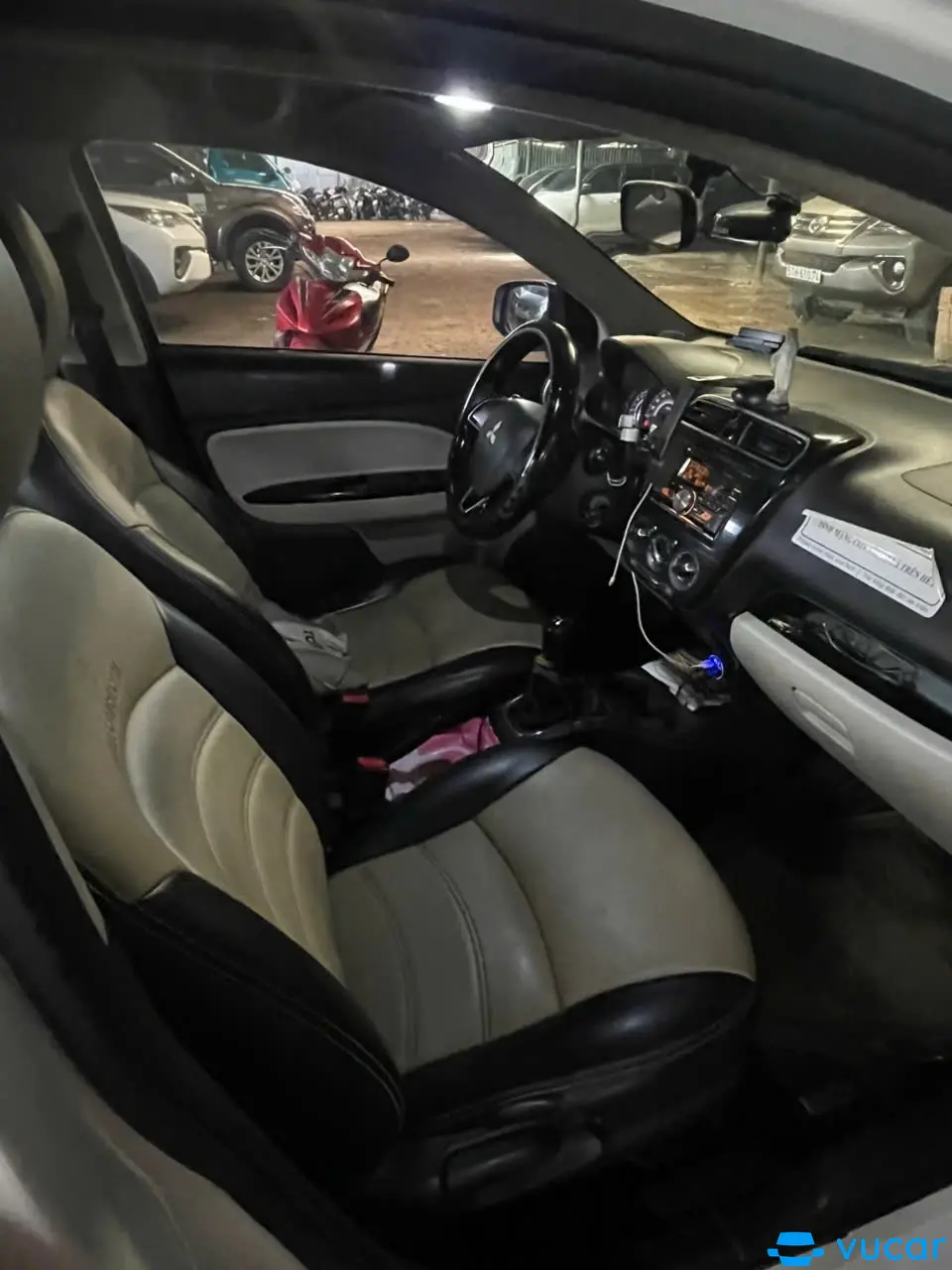 Mitsubishi Attrage 1.2 MT 2016 - Nội thất 2