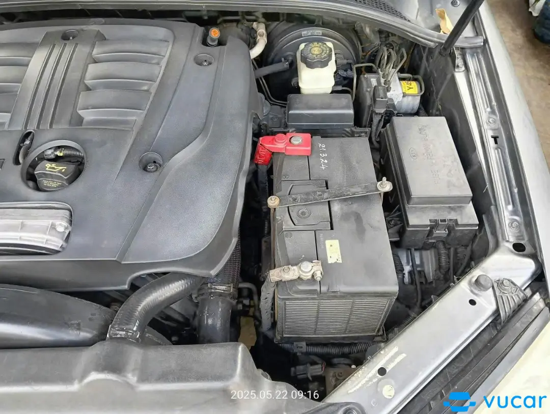 KIA Sorento Máy dầu số tự động 2008  - Khoang động cơ 1