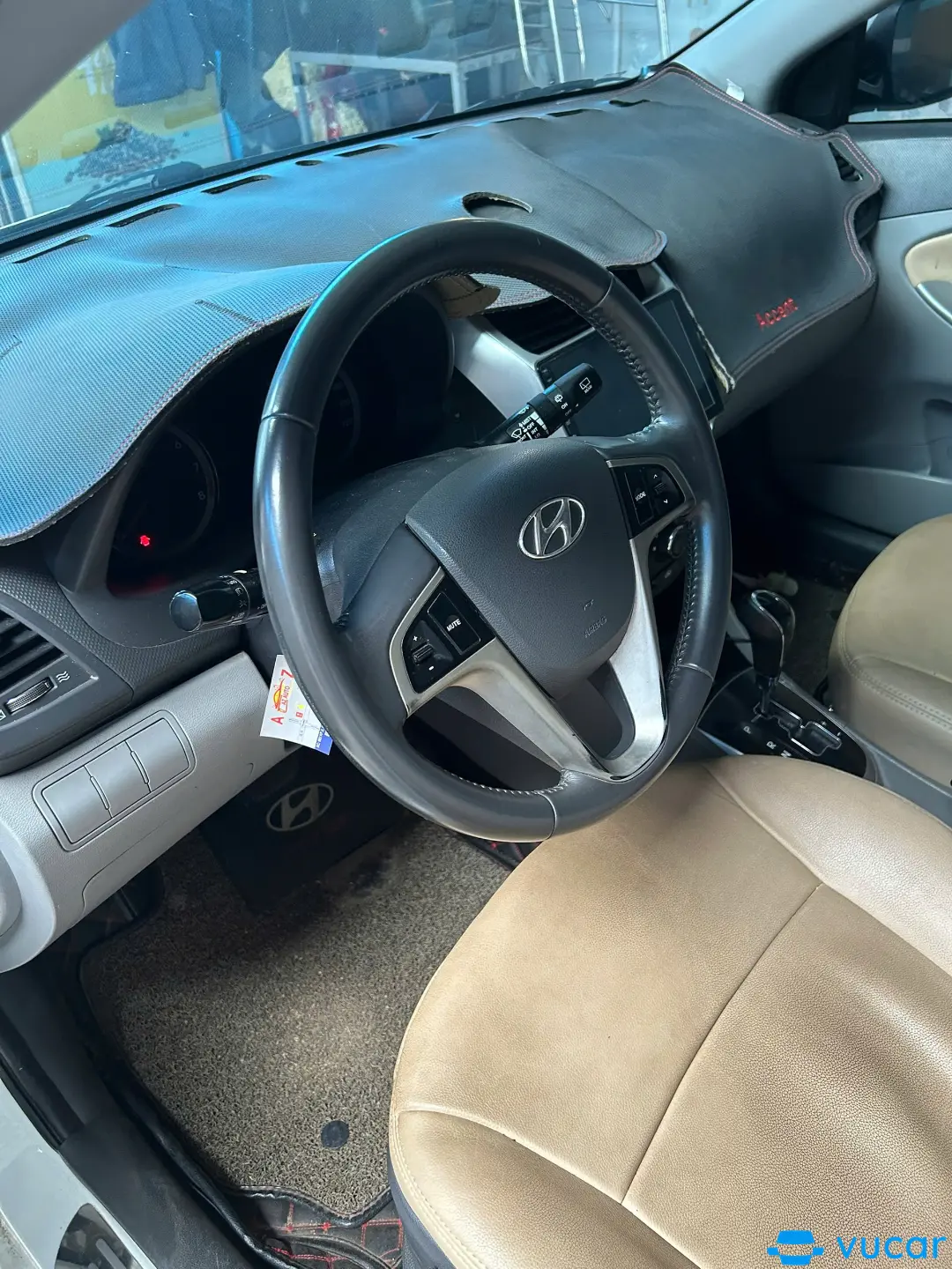 Hyundai Accent 1.4 AT 2014 - Nội thất 2