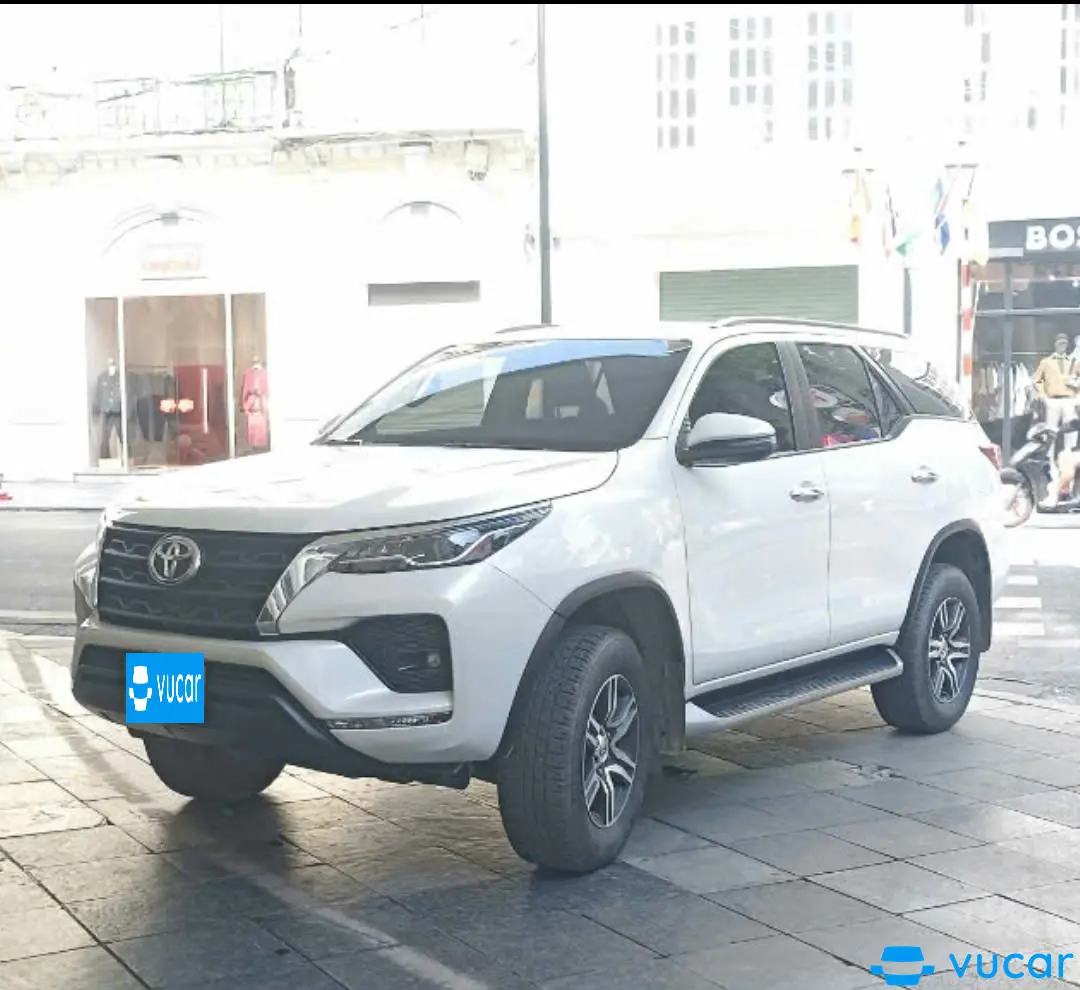 Toyota Fortuner 2.4L 4x2 AT 2023 - Ngoại thất 1
