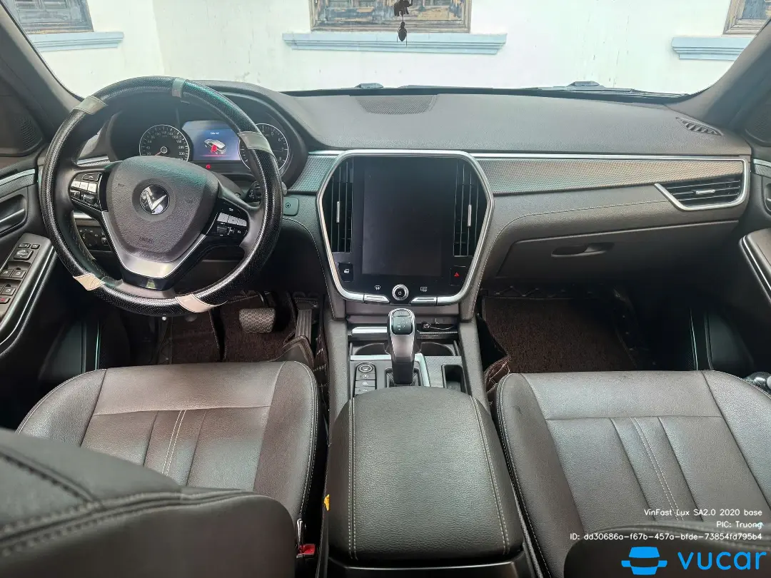 VinFast Lux SA2.0 2020 base - Nội thất 2