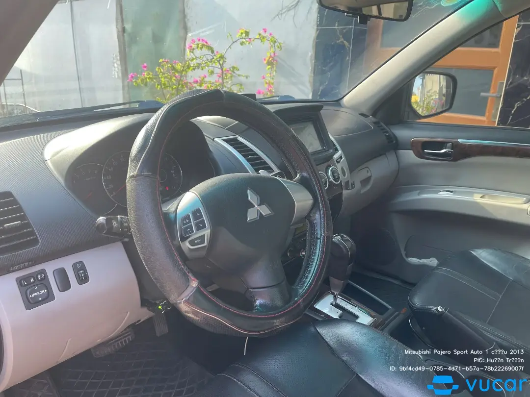 Mitsubishi Pajero Sport Auto 1 cầu 2013 - Nội thất 5