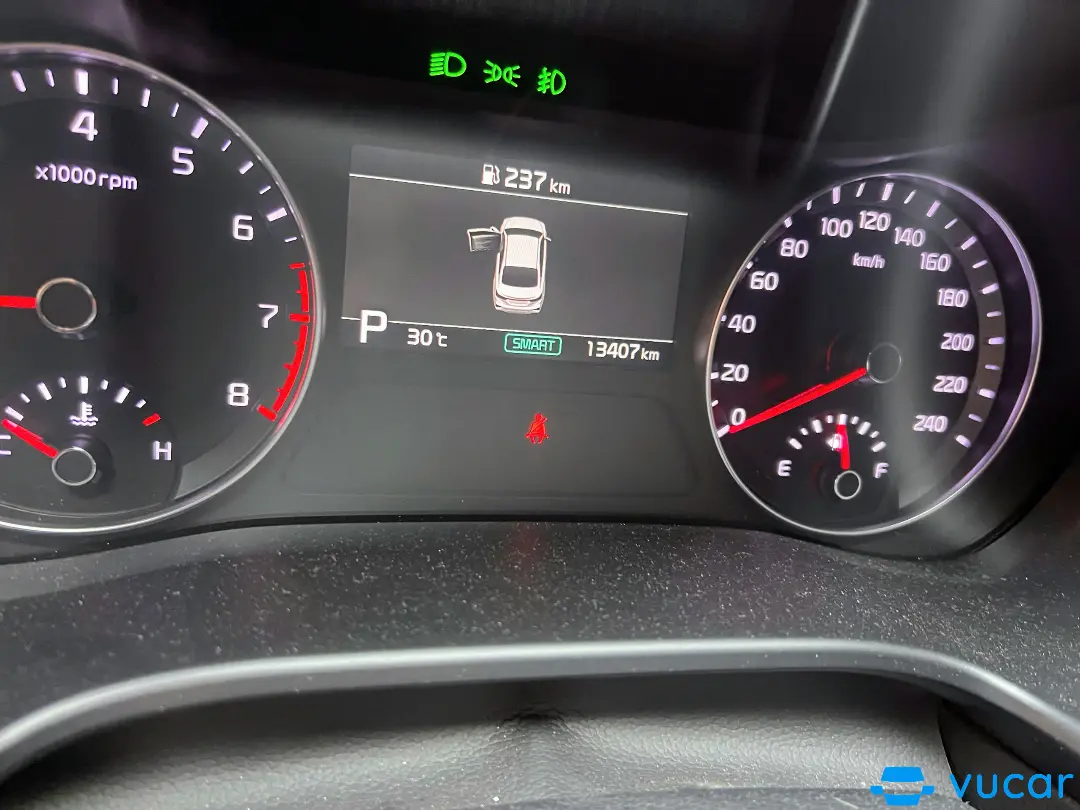 Kia Cerato 2.0 AT Premium 2019 - Nội thất 1
