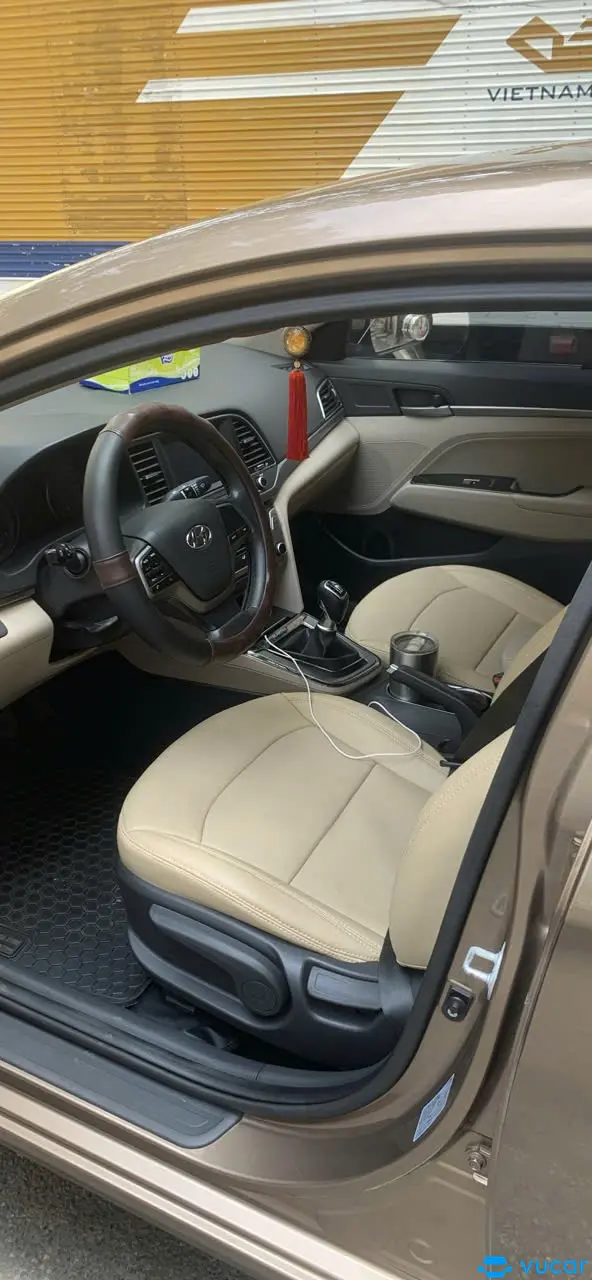 Elantra năm2017 đăng ký lần đầu 2019 - Nội thất 3