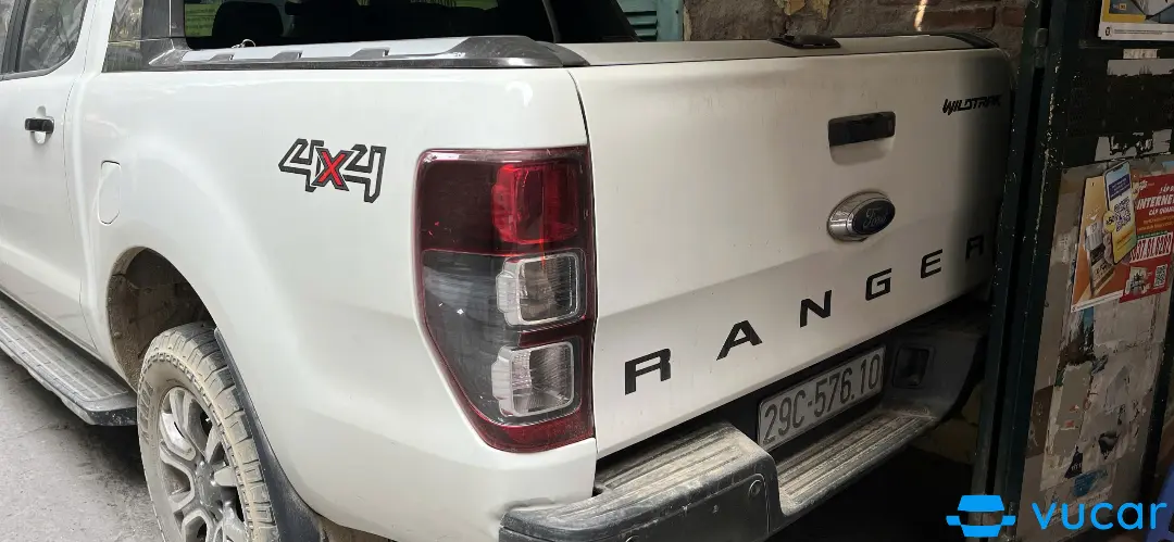 Ford Wildtik 3.2 đăng ký 3/12/15 - Khoang động cơ 1