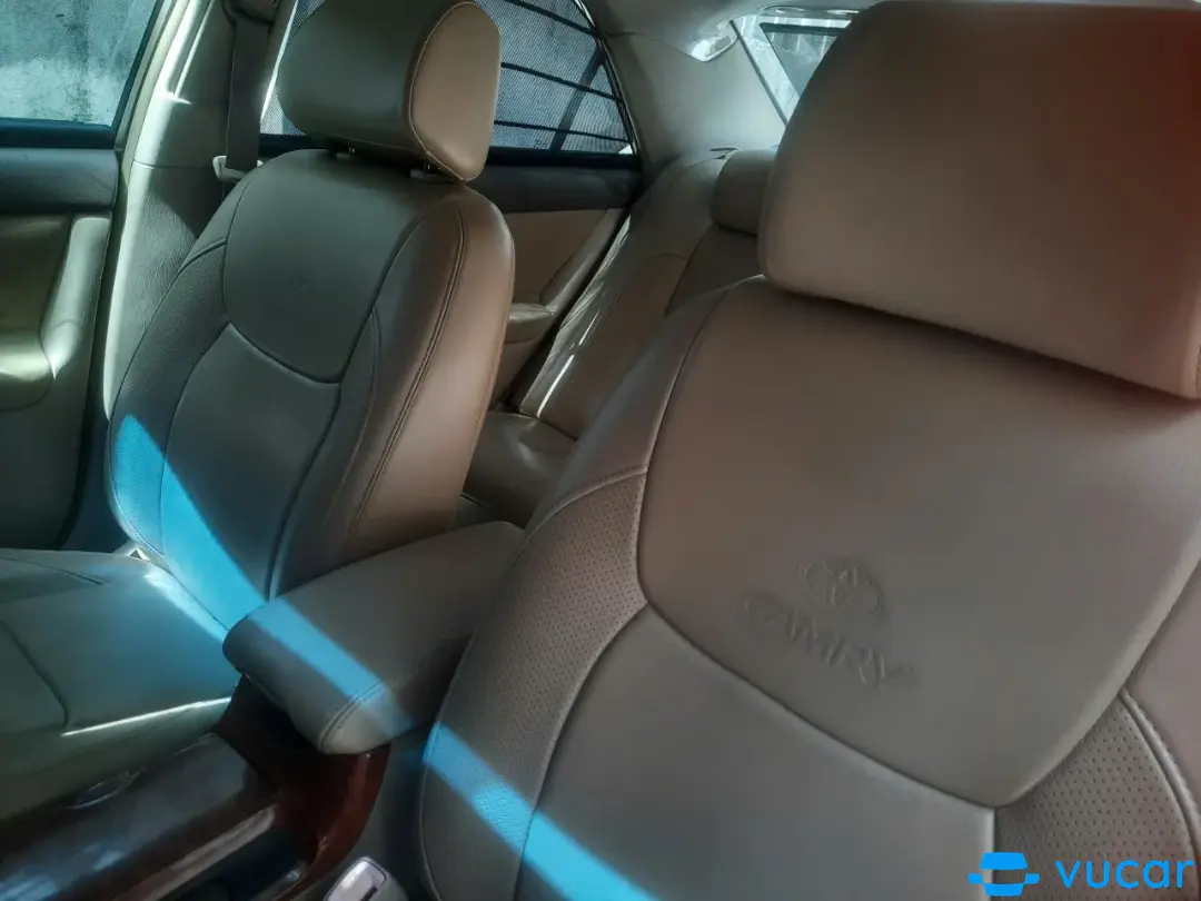 Toyota Camry 2.4G 2004 - Nội thất 2