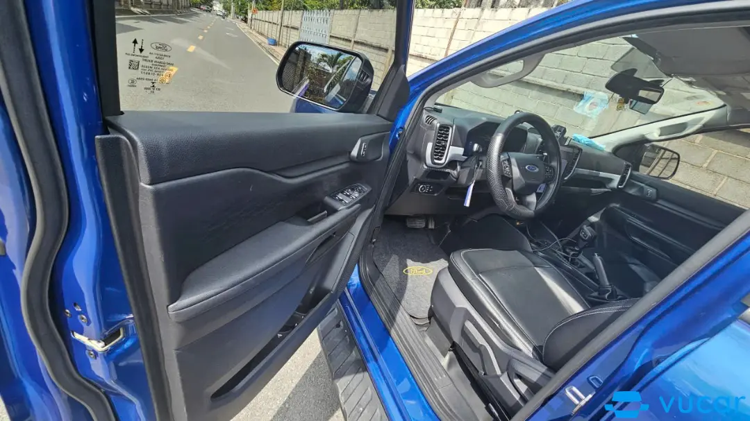 Ford Ranger XLS 2.0L 4x2 AT 2023 - Nội thất 2