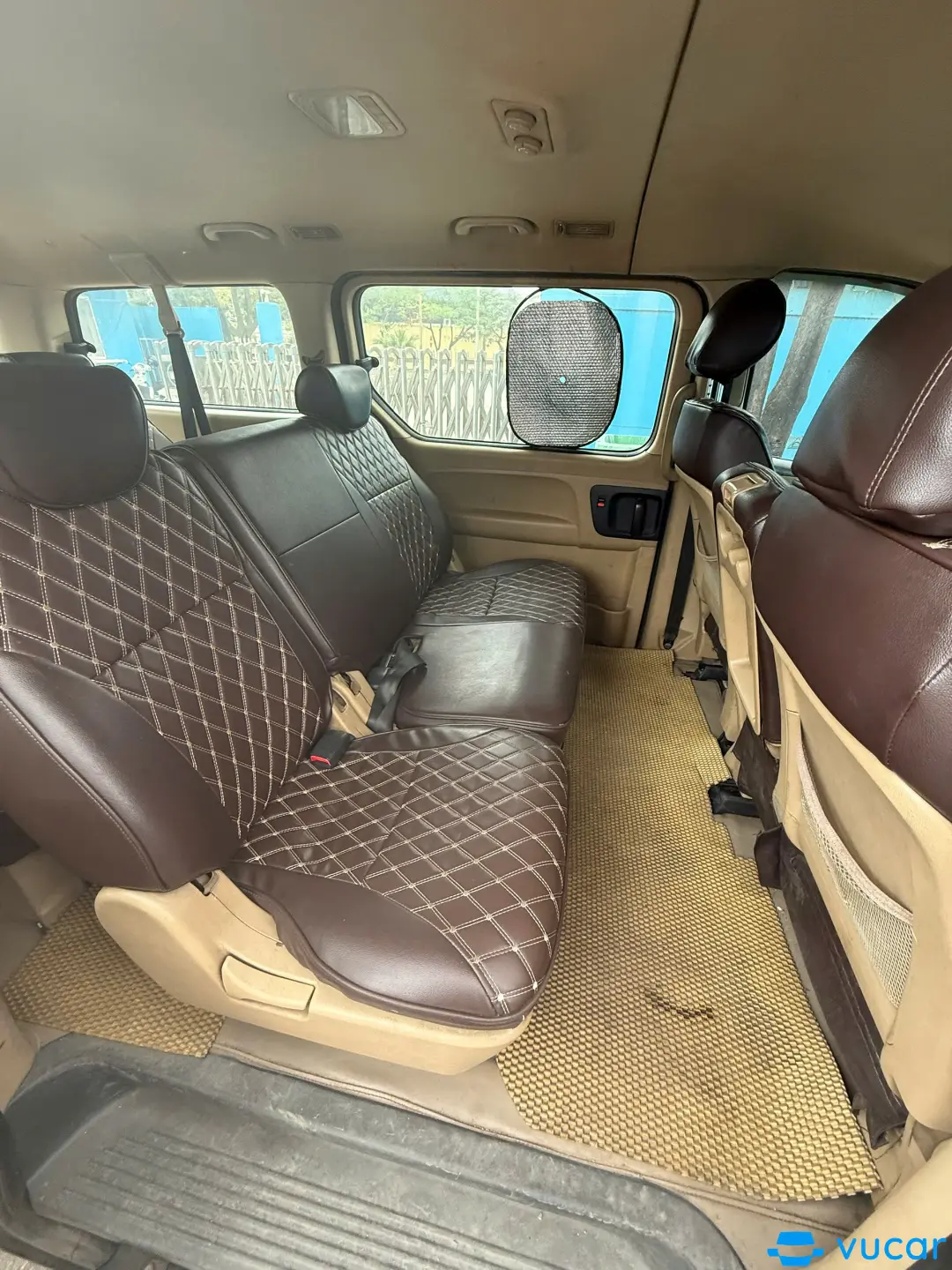 Hyundai Grand Starex 2.4 MT 2016 - Nội thất 5