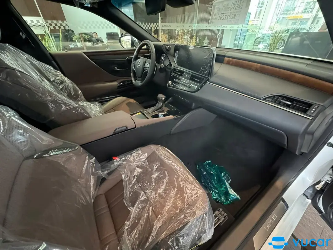 Lexus ES 300h 2023 - Nội thất 2