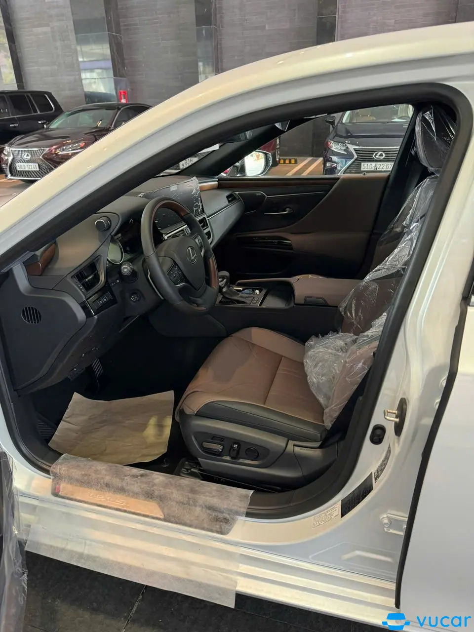 Lexus ES 300h 2023 - Nội thất 5
