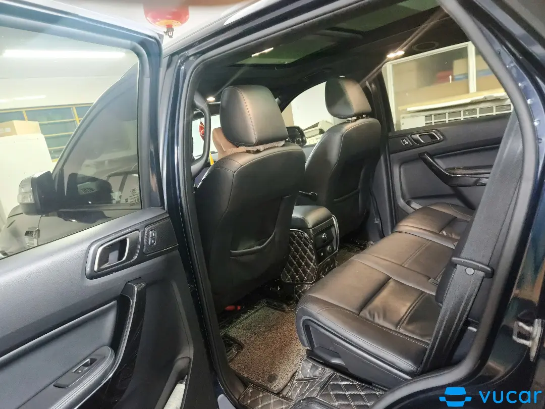 Ford Everest Titanium 2.0L 4x4 AT 2021 - Nội thất 3