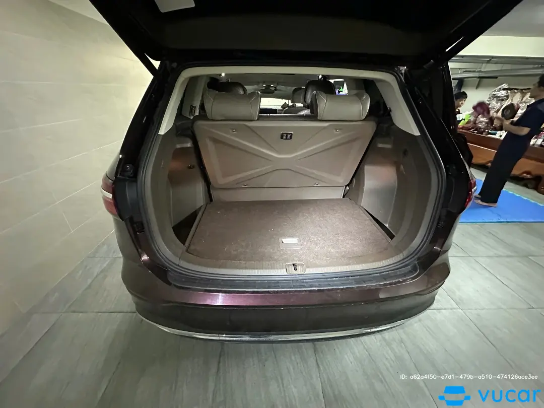 Volkswagen Viloran Luxury 2024 - Nội thất 7