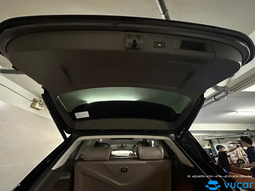 Volkswagen Viloran Luxury 2024 - Nội thất 8