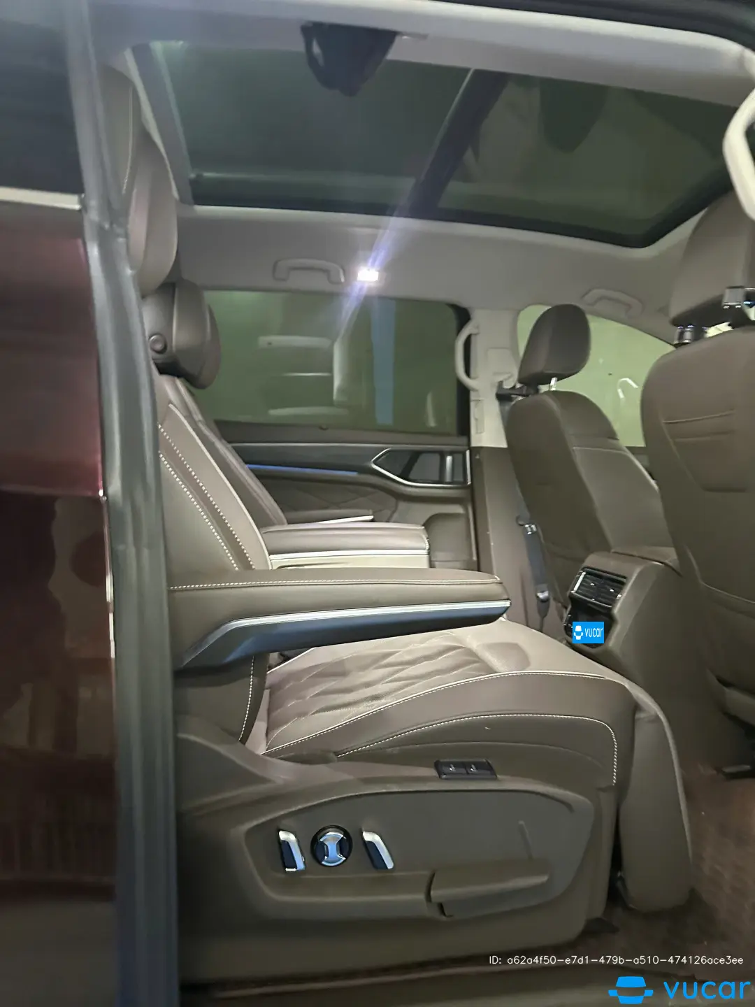 Volkswagen Viloran Luxury 2024 - Nội thất 2