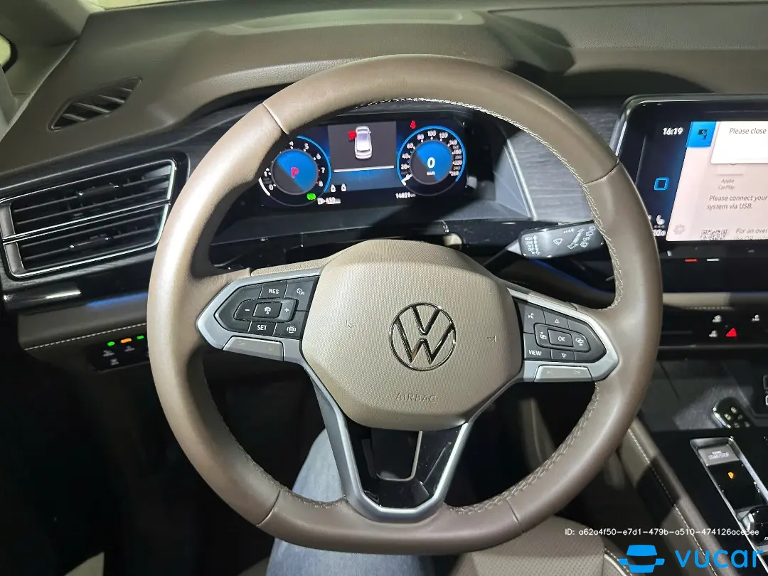 Volkswagen Viloran Luxury 2024 - Nội thất 10