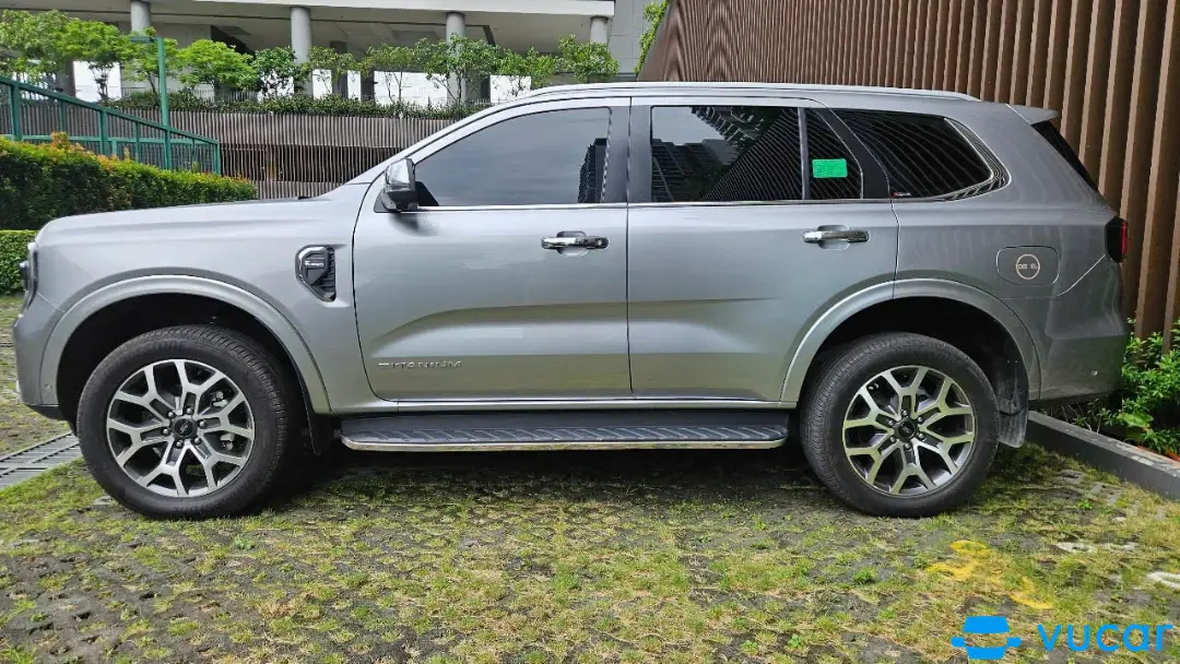 Ảnh xe Ford Everest Titanium Plus 2.0L 4x4 AT 2023 - ảnh 6