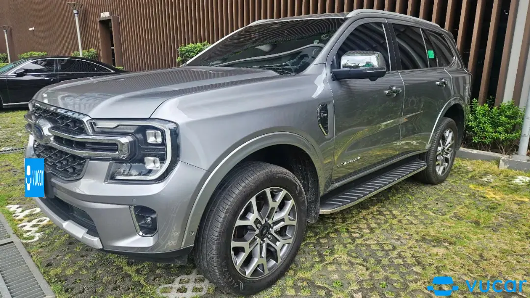 Ảnh xe Ford Everest Titanium Plus 2.0L 4x4 AT 2023 - ảnh 2