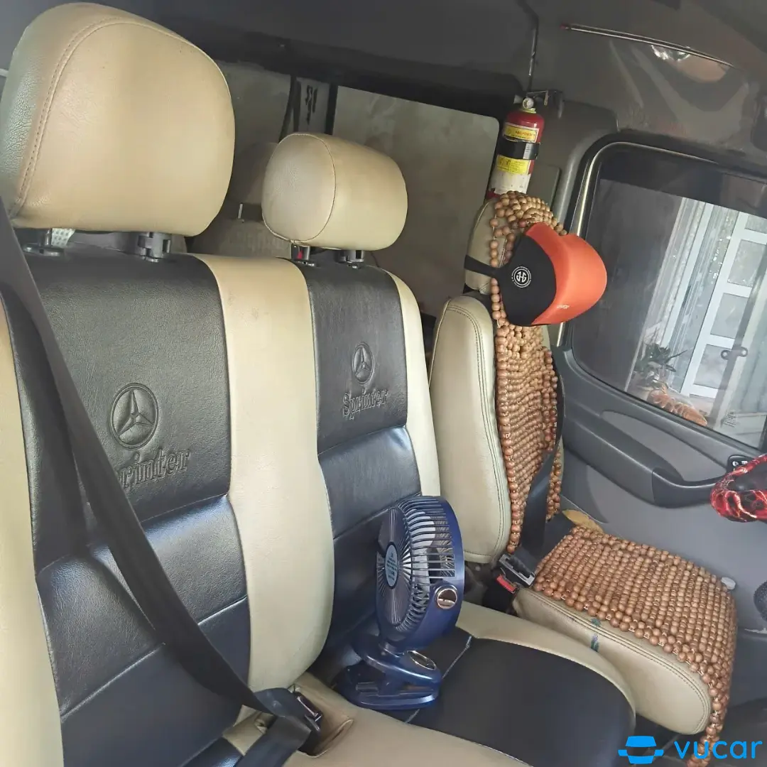 Mercedes-Benz Sprinter 2006 - Nội thất 3