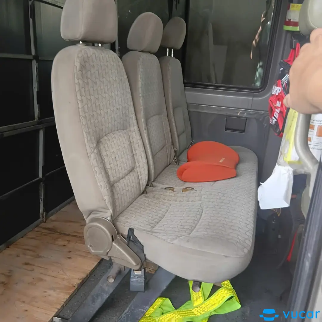 Mercedes-Benz Sprinter 2006 - Nội thất 6