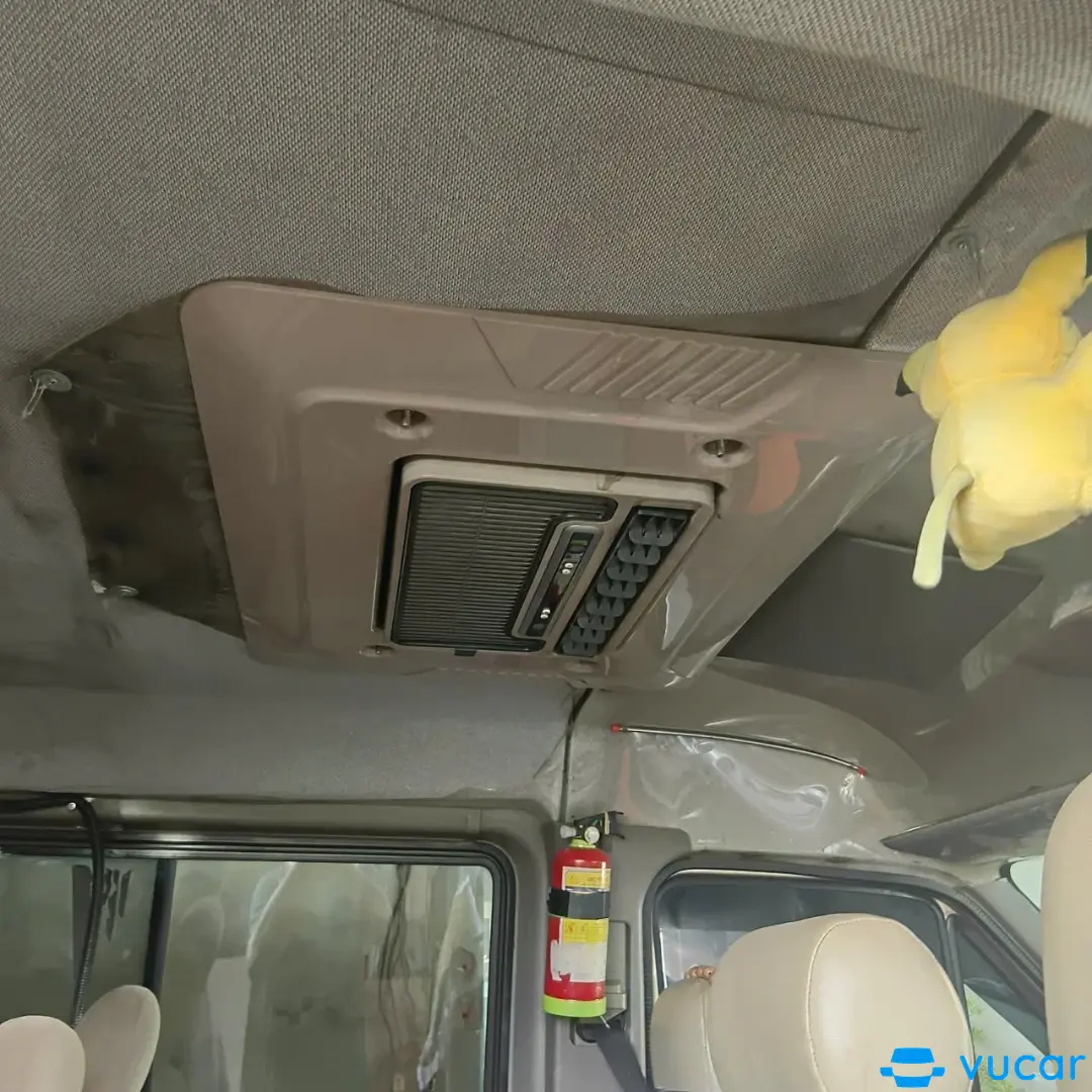 Mercedes-Benz Sprinter 2006 - Nội thất 9