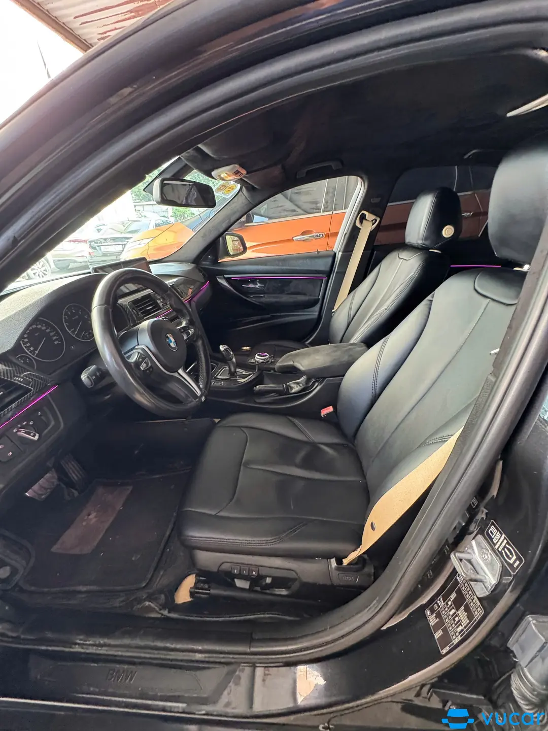 BMW 3 Series 320i 2013 - Nội thất 4
