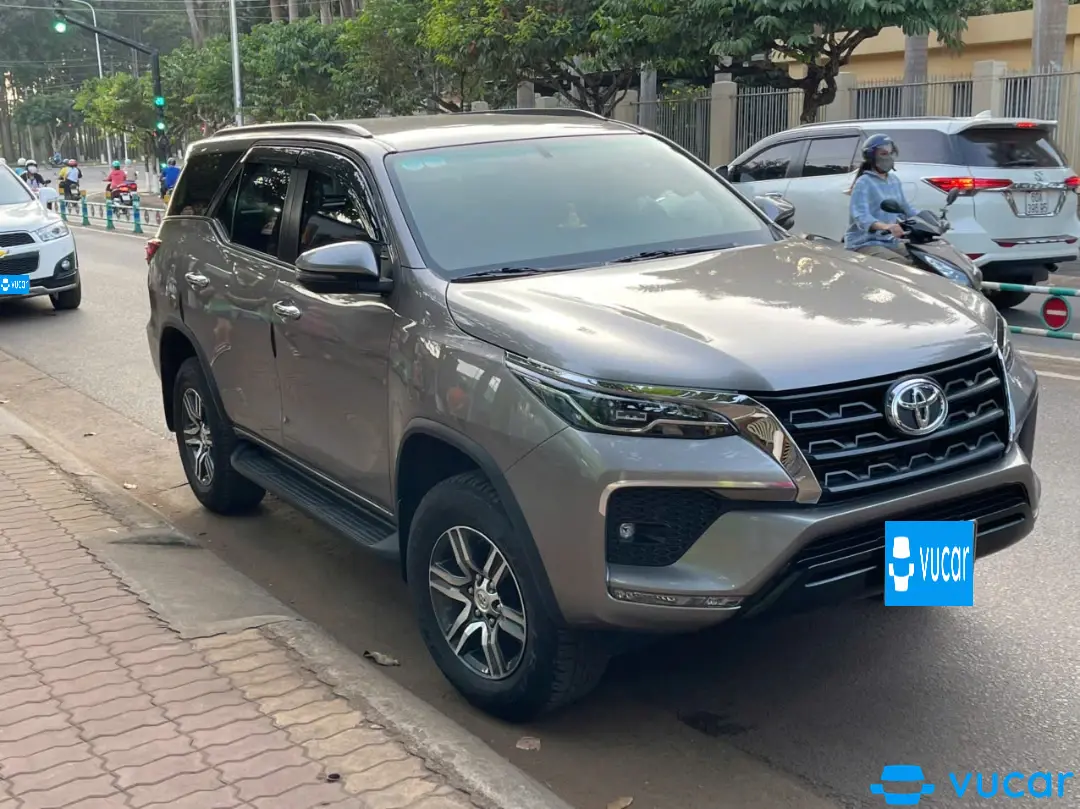 Toyota Fortuner 2.4G AT 2020 - Ngoại thất 2